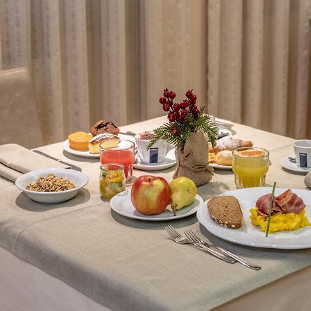 Hotel Italo Мадонна-ди-Кампильо Экстерьер фото