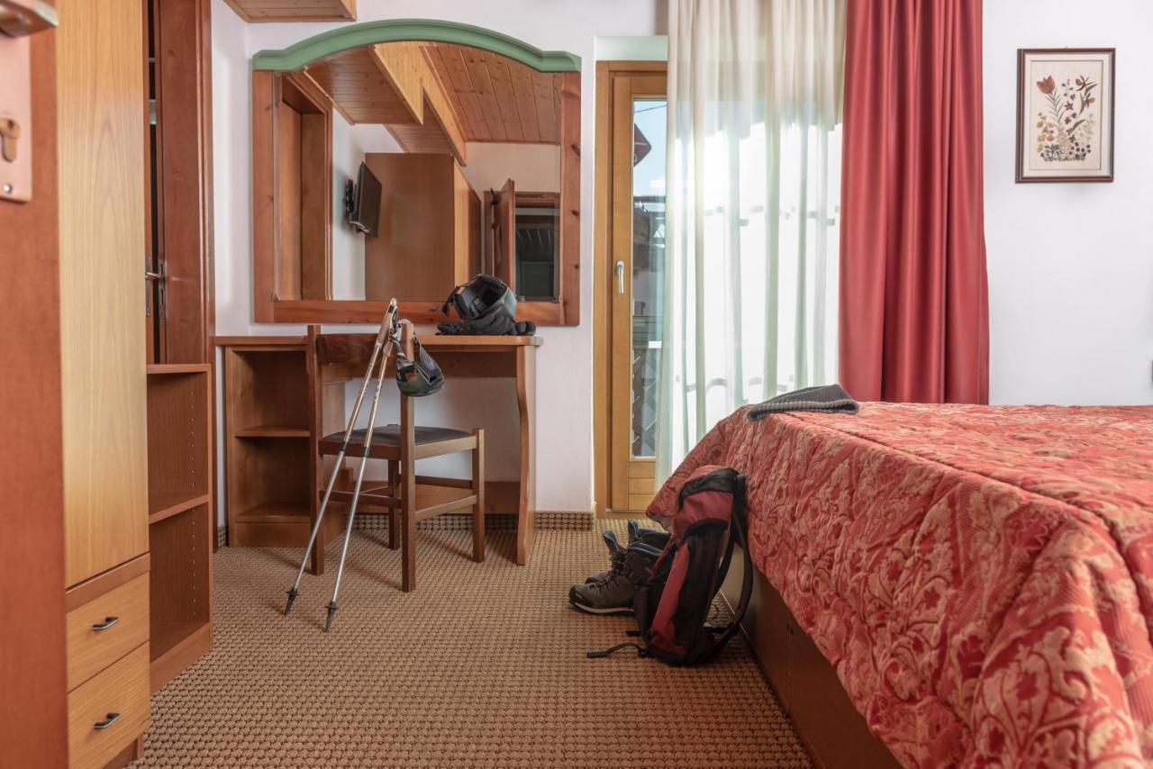 Hotel Italo Мадонна-ди-Кампильо Экстерьер фото