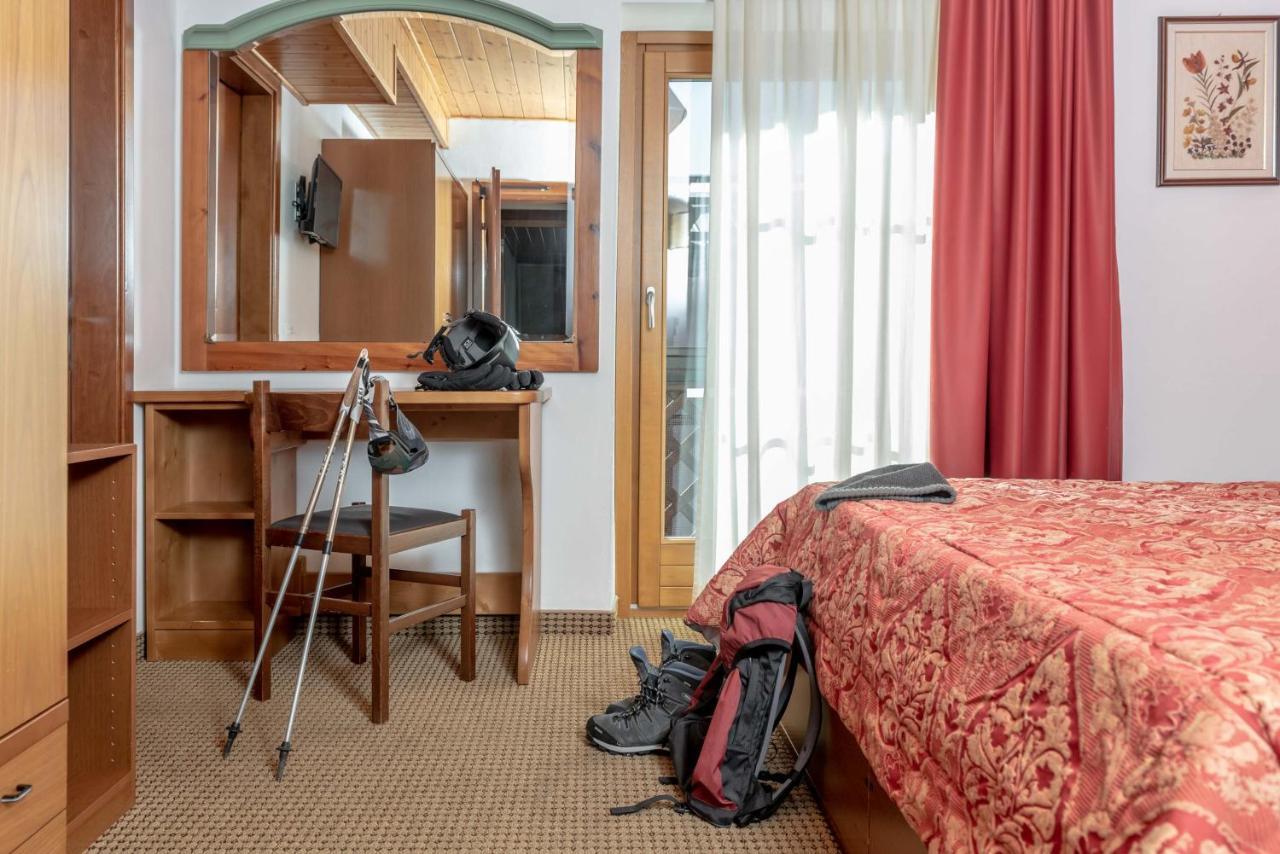 Hotel Italo Мадонна-ди-Кампильо Экстерьер фото
