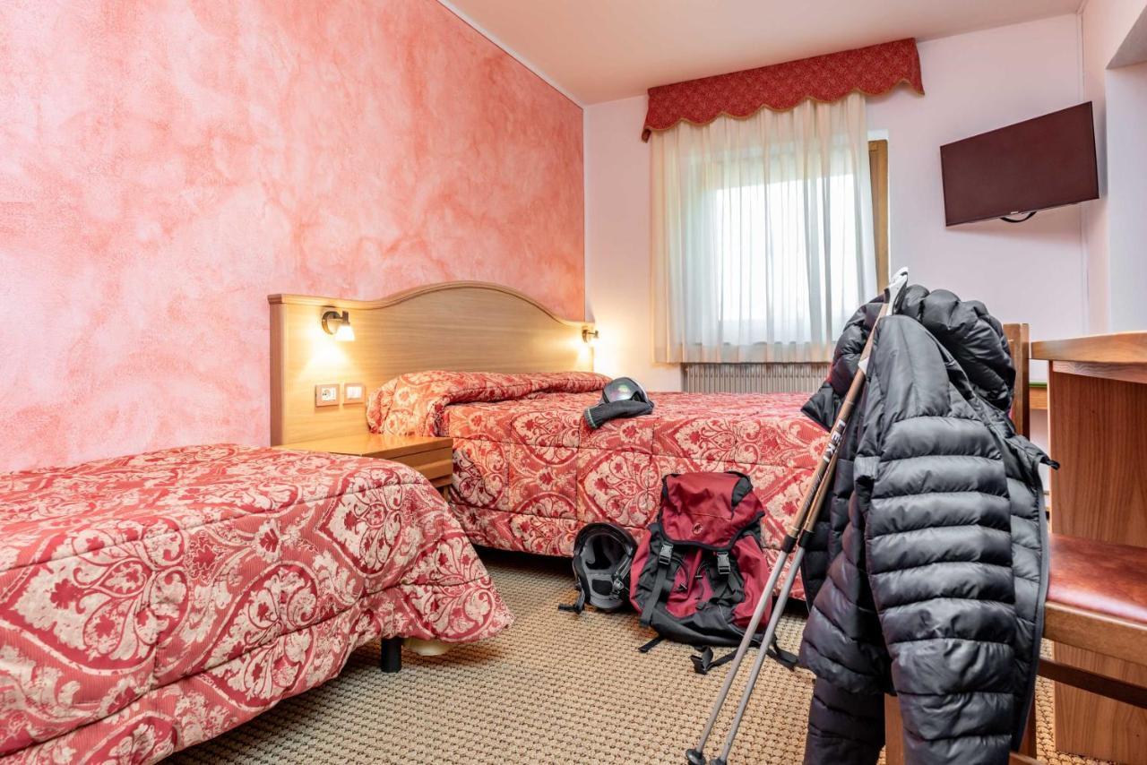 Hotel Italo Мадонна-ди-Кампильо Экстерьер фото