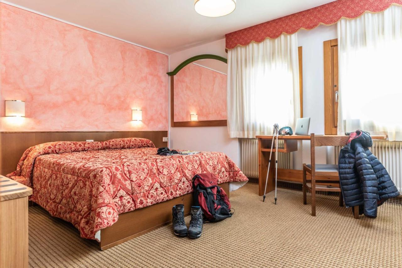 Hotel Italo Мадонна-ди-Кампильо Экстерьер фото