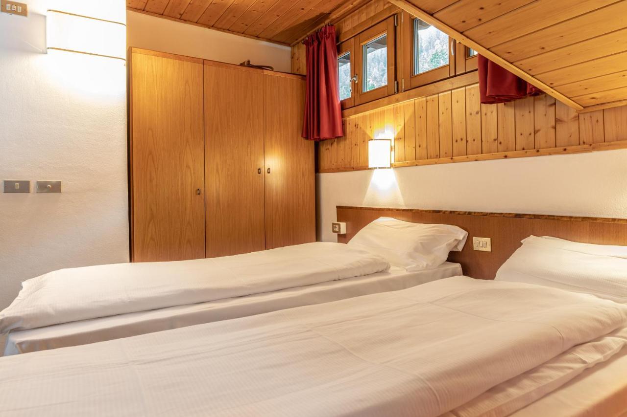 Hotel Italo Мадонна-ди-Кампильо Экстерьер фото