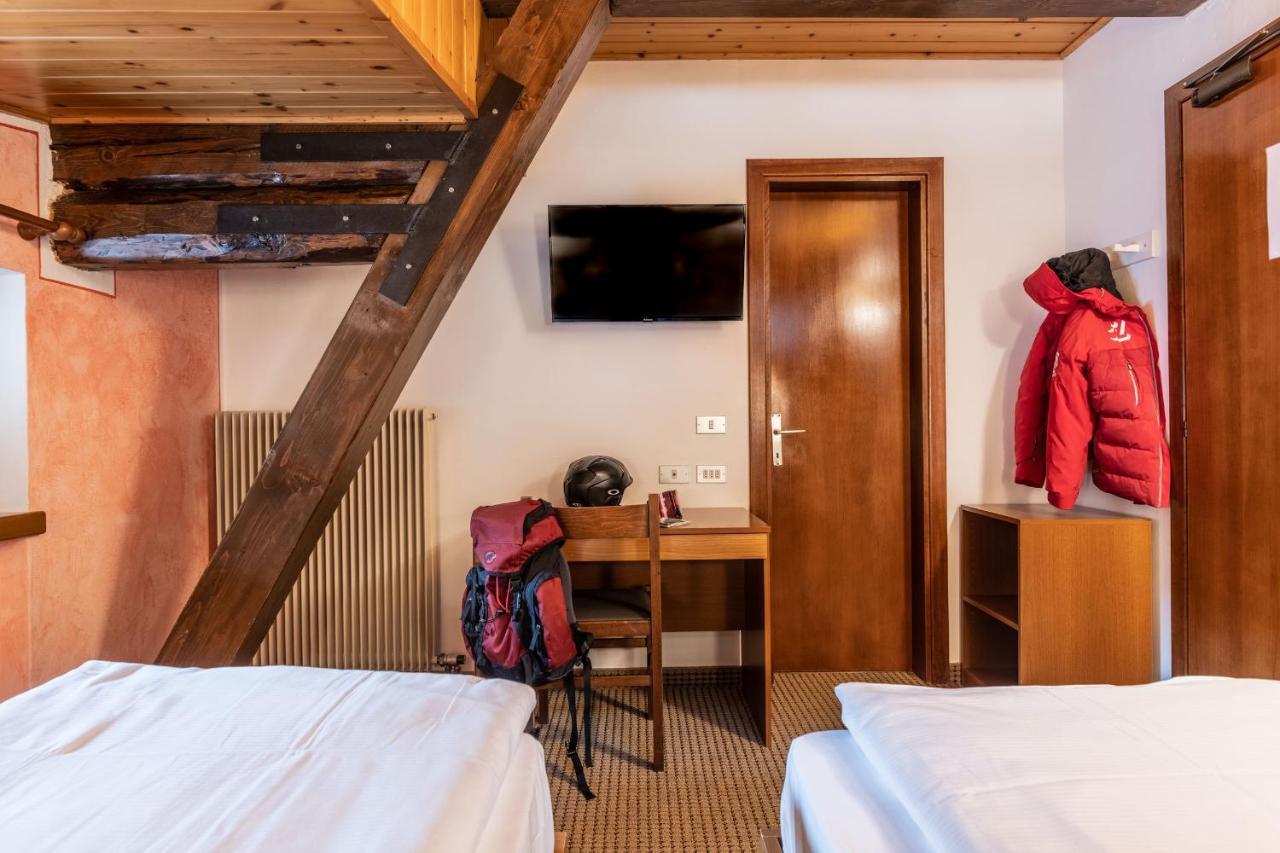 Hotel Italo Мадонна-ди-Кампильо Экстерьер фото