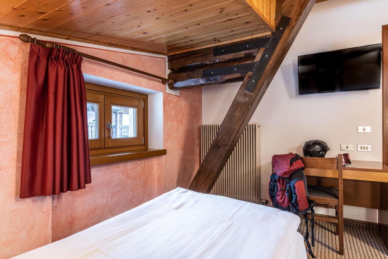 Hotel Italo Мадонна-ди-Кампильо Экстерьер фото