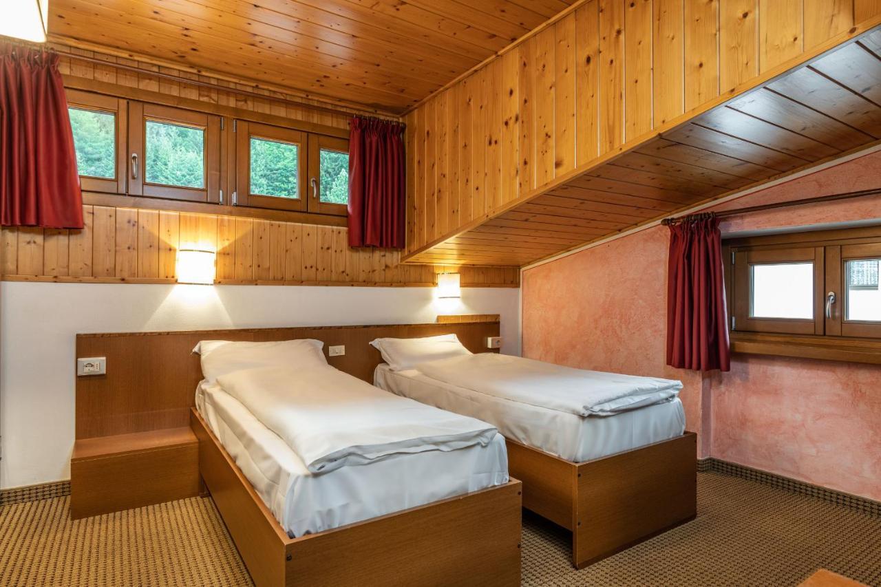Hotel Italo Мадонна-ди-Кампильо Экстерьер фото